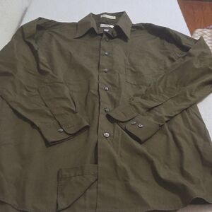 VAN HEUSEN DRESS SHIRT